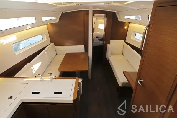 Sun Odyssey 380 - Photo #22 Sun Odyssey 380 - Yacht Charter Sailica