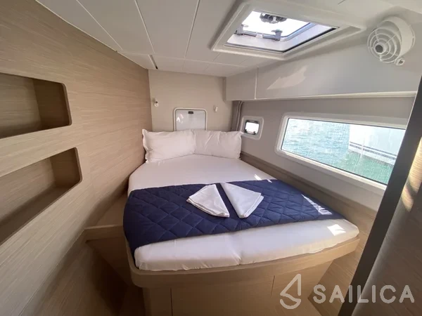 Lagoon 42 - Yacht Charter Sailica