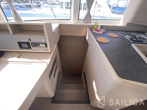 Lagoon 42 - Yacht Charter Sailica