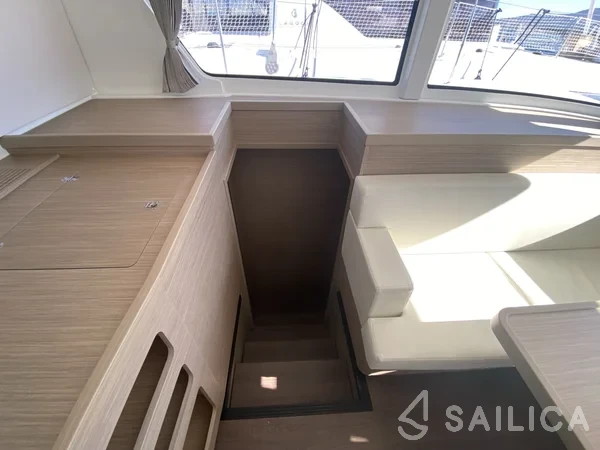 Lagoon 42 - Yacht Charter Sailica