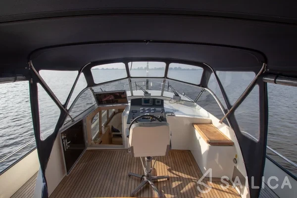 De Drait DeLuxe 42 - Yacht Charter Sailica