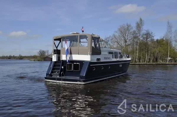 Hemmes 1400 - Yacht Charter Sailica