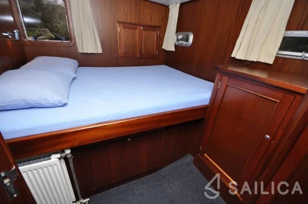 Hemmes 1400 - Yacht Charter Sailica