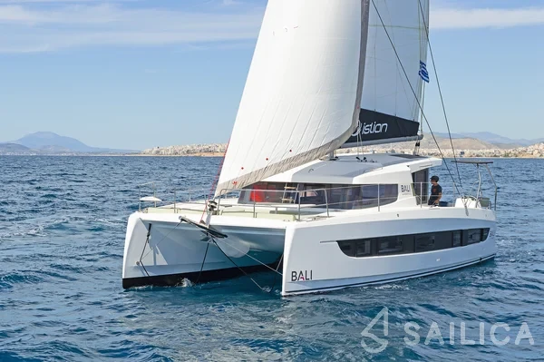 Bali Catsmart - Yacht Charter Sailica