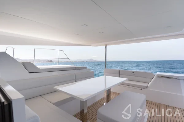 Aventura 45 - Yacht Charter Sailica