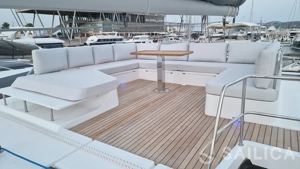 Aventura 45 - Yacht Charter Sailica