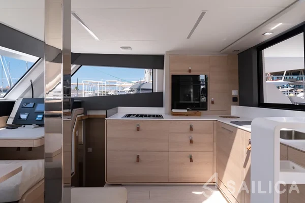 Aventura 45 - Yacht Charter Sailica