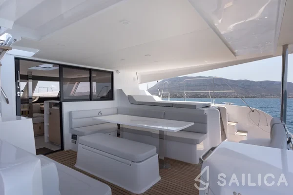 Aventura 45 - Yacht Charter Sailica