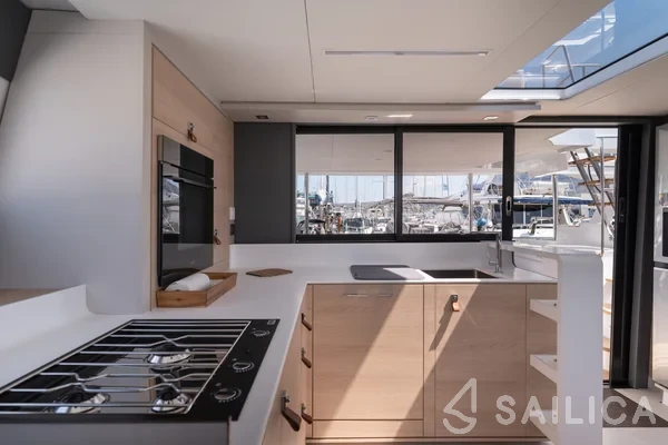 Aventura 45 - Yacht Charter Sailica