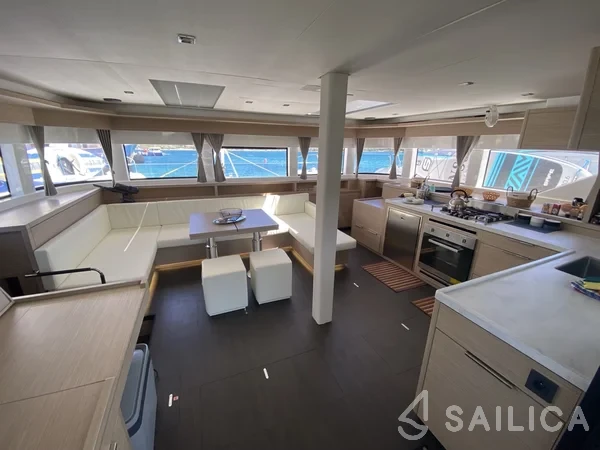 Lagoon 55 - Yacht Charter Sailica