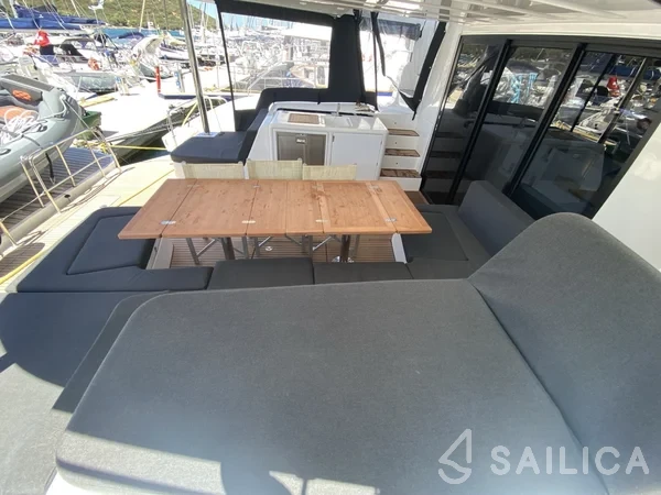 Lagoon 55 - Yacht Charter Sailica