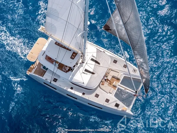 Lagoon 55 - Yacht Charter Sailica