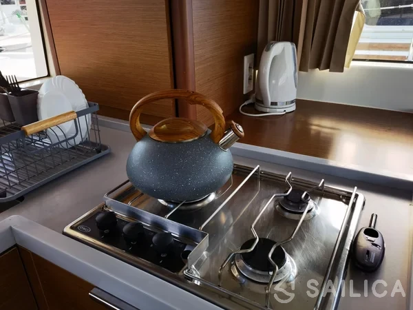 Lagoon 40 - Yacht Charter Sailica
