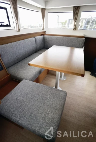 Lagoon 40 - Yacht Charter Sailica