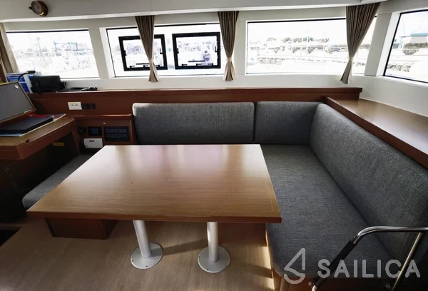 Lagoon 40 - Yacht Charter Sailica