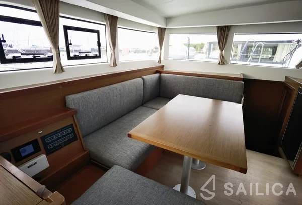Lagoon 40 - Yacht Charter Sailica