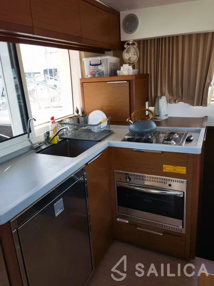 Lagoon 40 - Yacht Charter Sailica