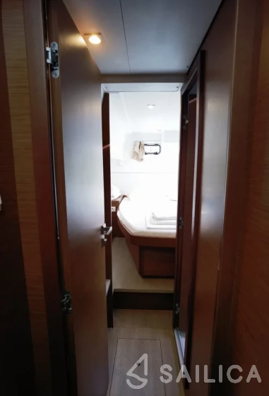 Lagoon 40 - Yacht Charter Sailica