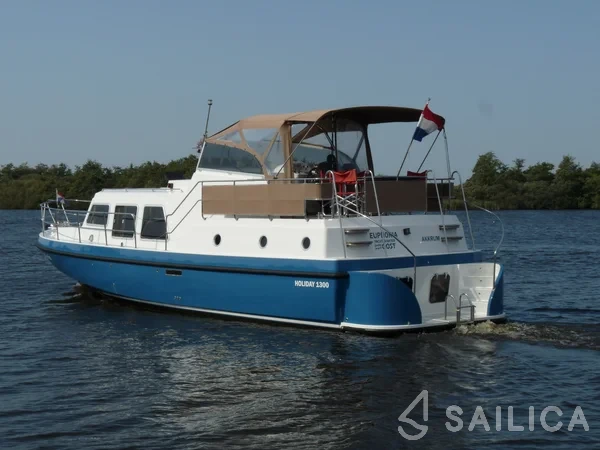 Holiday 1300 - Yacht Charter Sailica