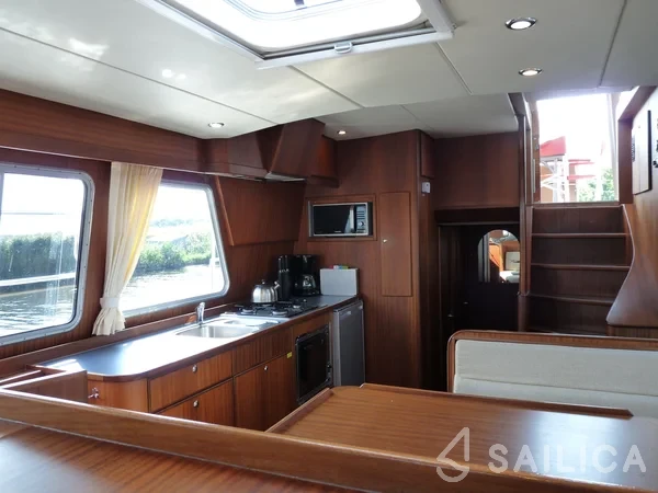 Holiday 1300 - Yacht Charter Sailica