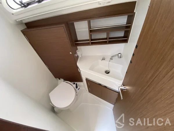 Oceanis 34.1 - Yacht Charter Sailica
