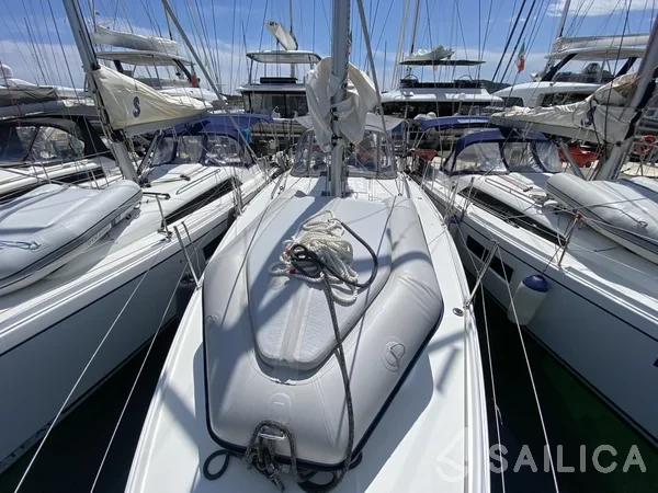 Oceanis 34.1 - Yacht Charter Sailica