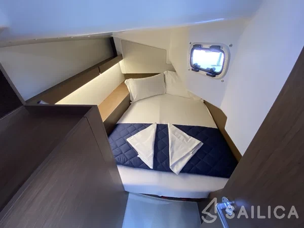 Oceanis 34.1 - Yacht Charter Sailica