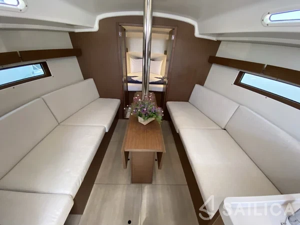 Oceanis 34.1 - Yacht Charter Sailica