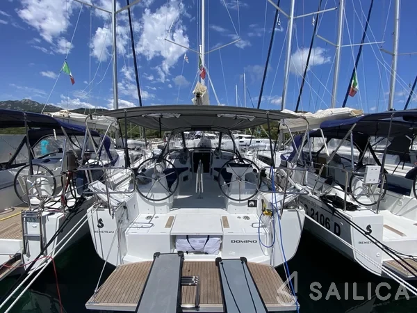 Oceanis 34.1 - Yacht Charter Sailica