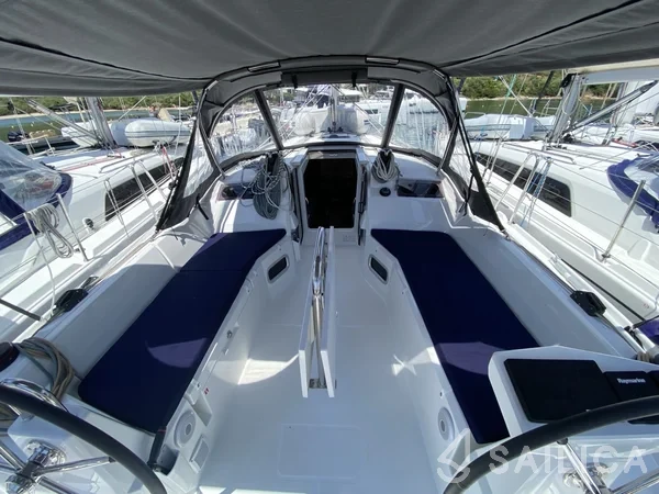 Oceanis 34.1 - Yacht Charter Sailica