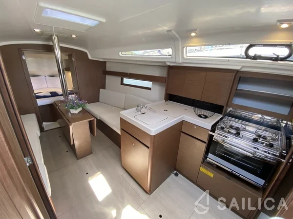 Oceanis 34.1 - Yacht Charter Sailica