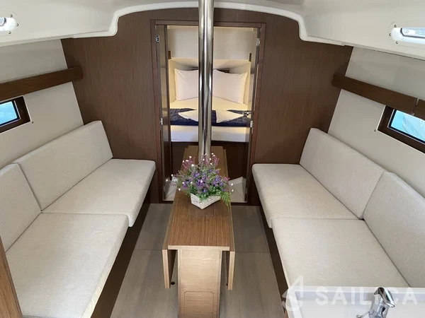 Oceanis 34.1 - Yacht Charter Sailica