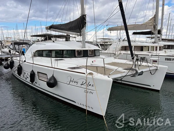 Lagoon 380 S2 - Yacht Charter Sailica