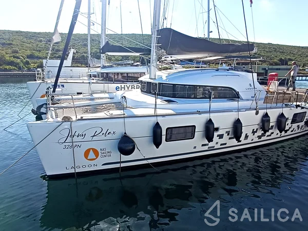 Lagoon 380 S2 - Yacht Charter Sailica