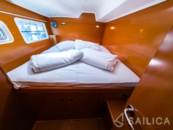 Lagoon 380 S2 - Yacht Charter Sailica