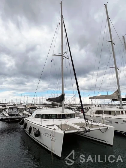 Lagoon 380 S2 - Yacht Charter Sailica