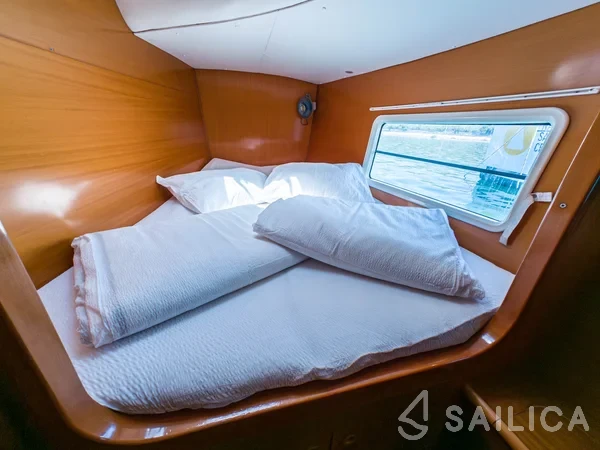 Lagoon 380 S2 - Yacht Charter Sailica