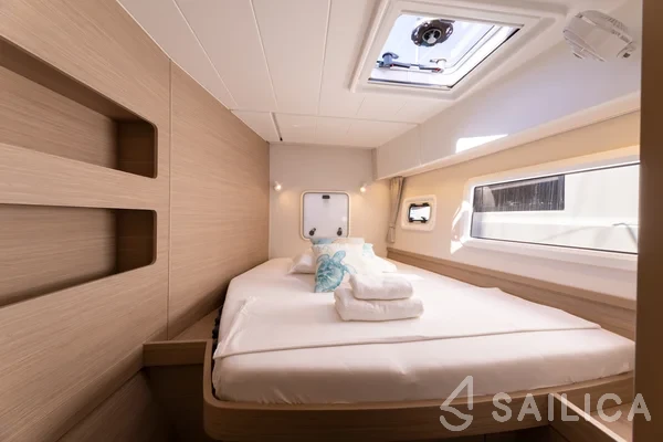 Lagoon 42 - Yacht Charter Sailica