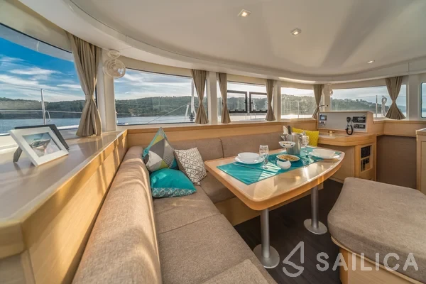 Lagoon 42 - Yacht Charter Sailica