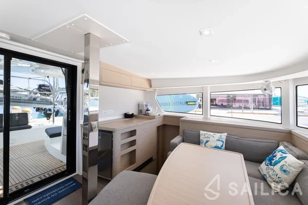 Lagoon 42 - Yacht Charter Sailica