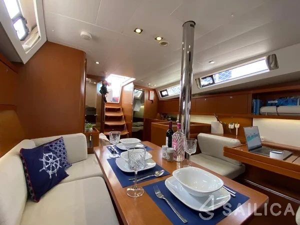 Oceanis 41 - Yacht Charter Sailica