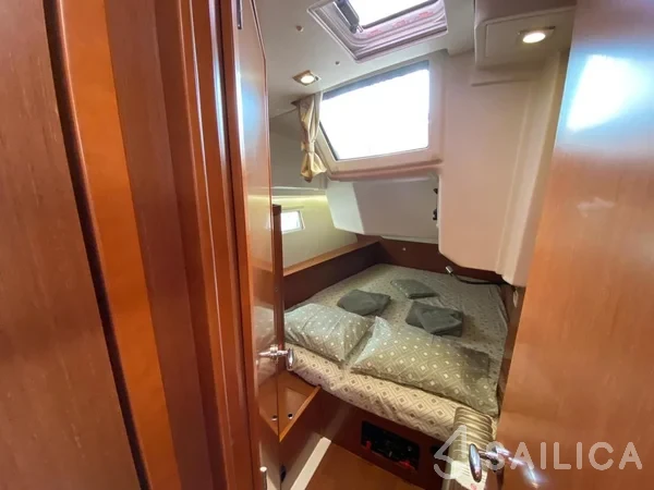 Oceanis 41 - Yacht Charter Sailica