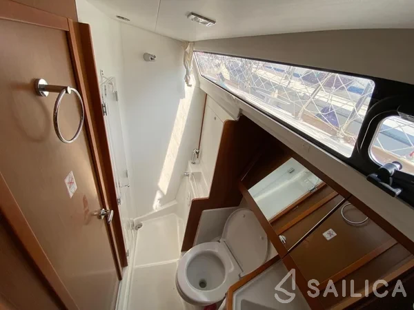 Oceanis 41 - Yacht Charter Sailica