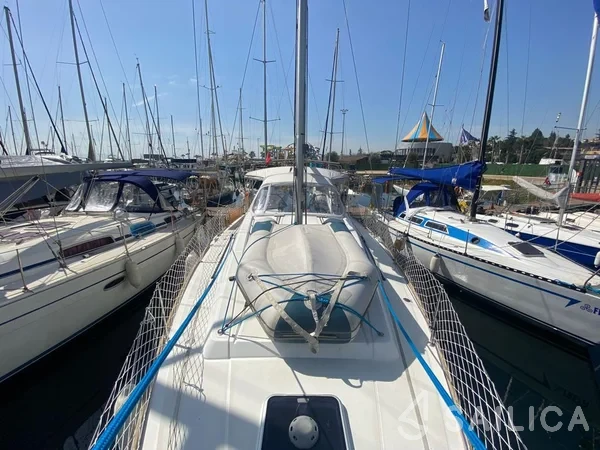Oceanis 41 - Yacht Charter Sailica
