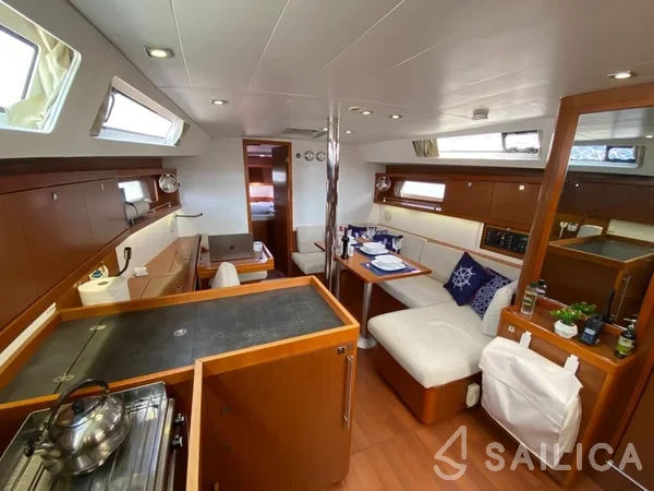 Oceanis 41 - Yacht Charter Sailica