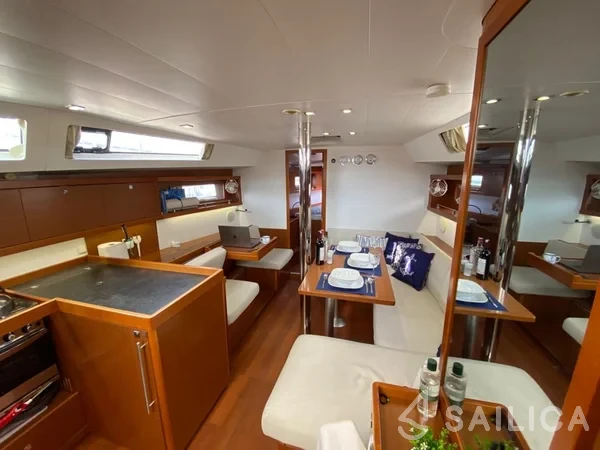 Oceanis 41 - Yacht Charter Sailica