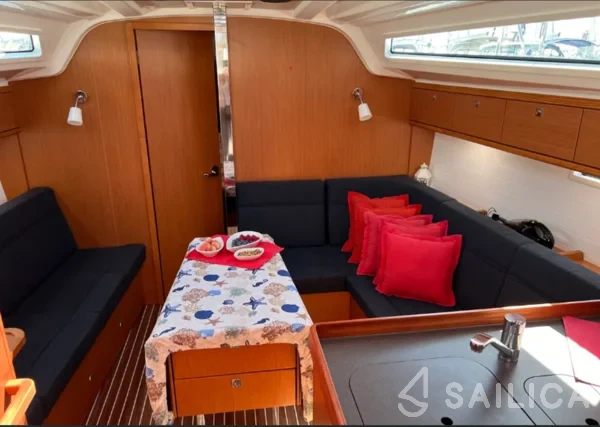 Bavaria 37 Cruiser - Yacht Charter Sailica