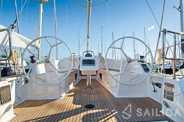 Bavaria 37 Cruiser - Yacht Charter Sailica