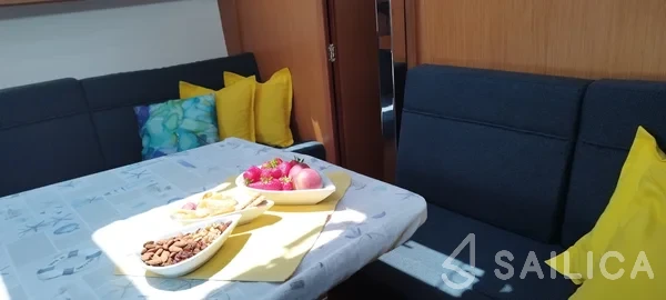 Bavaria 37 Cruiser - Yacht Charter Sailica