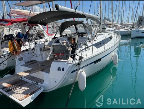 Bavaria 37 Cruiser - Yacht Charter Sailica